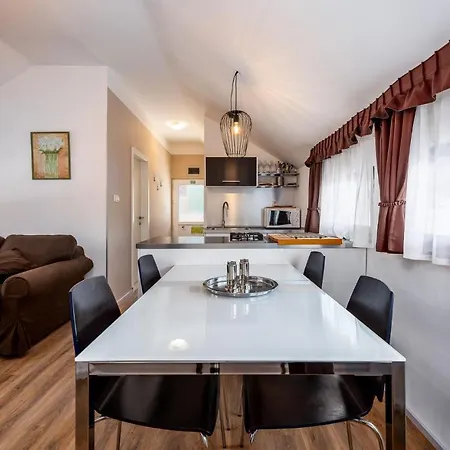 Appartement Katoro *