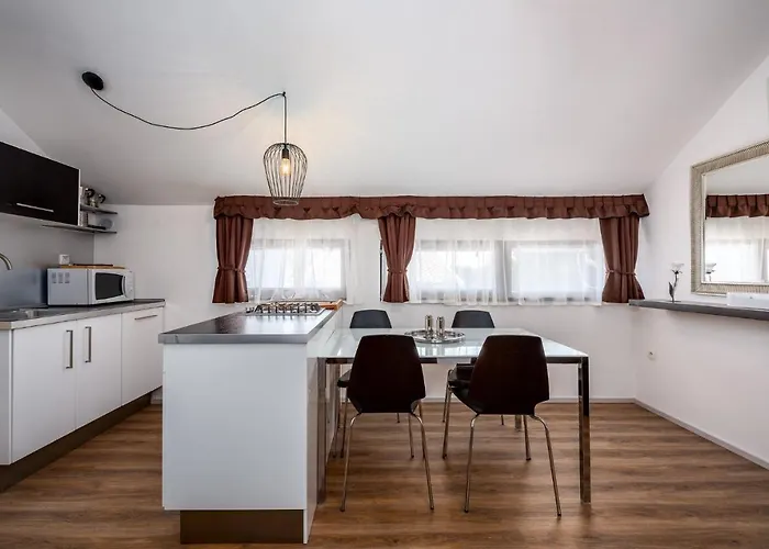 Appartement Katoro *